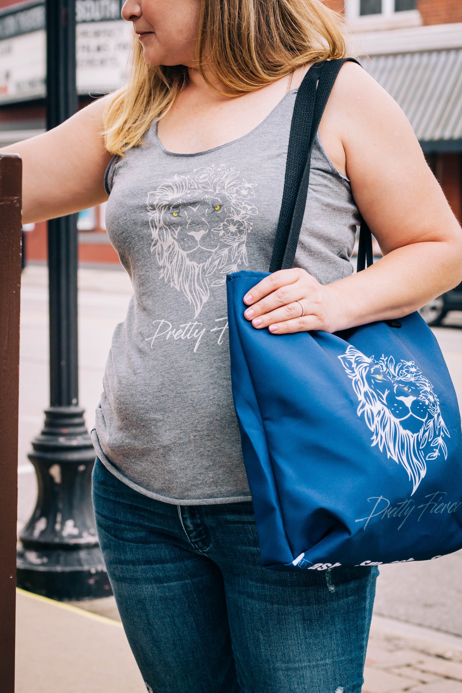 Lion Tote bag blue and white 2